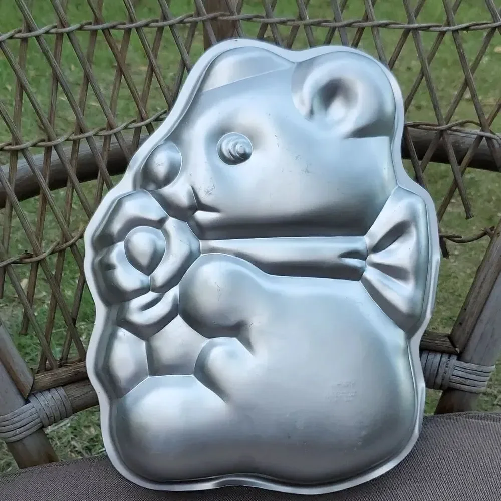 Vintage 1977 Wilton Bear Cake Pan